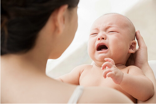 安抚婴儿哭闹的方法