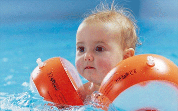 婴儿游泳的最佳时间