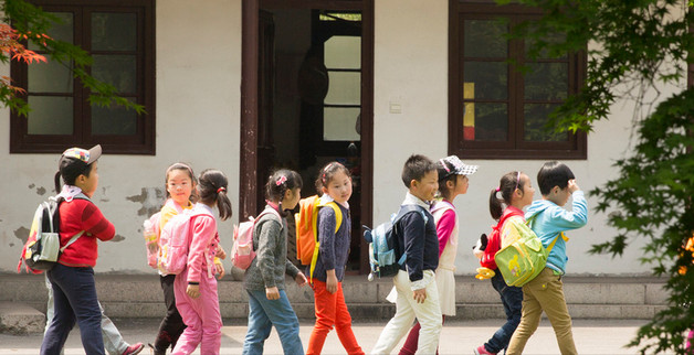 小学生拿什么买学生票