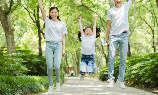 参加别人的婚礼能穿白衣服吗